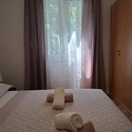 Apartment Luciana - Near City Centre Apartamento